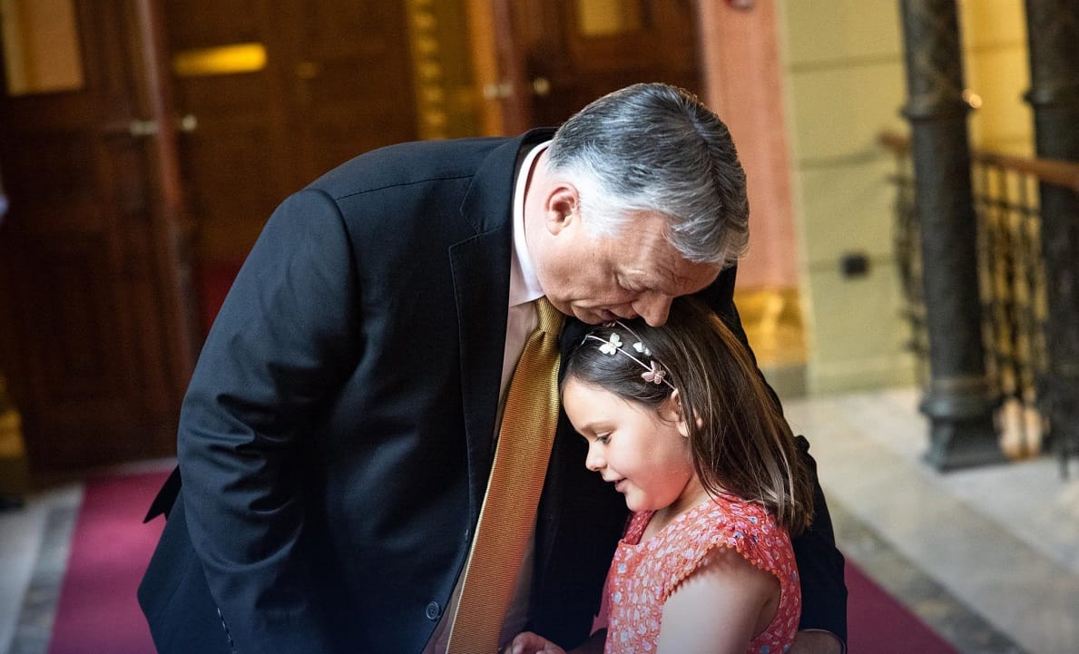 Orbán Viktor bevetette az unokázós módszert