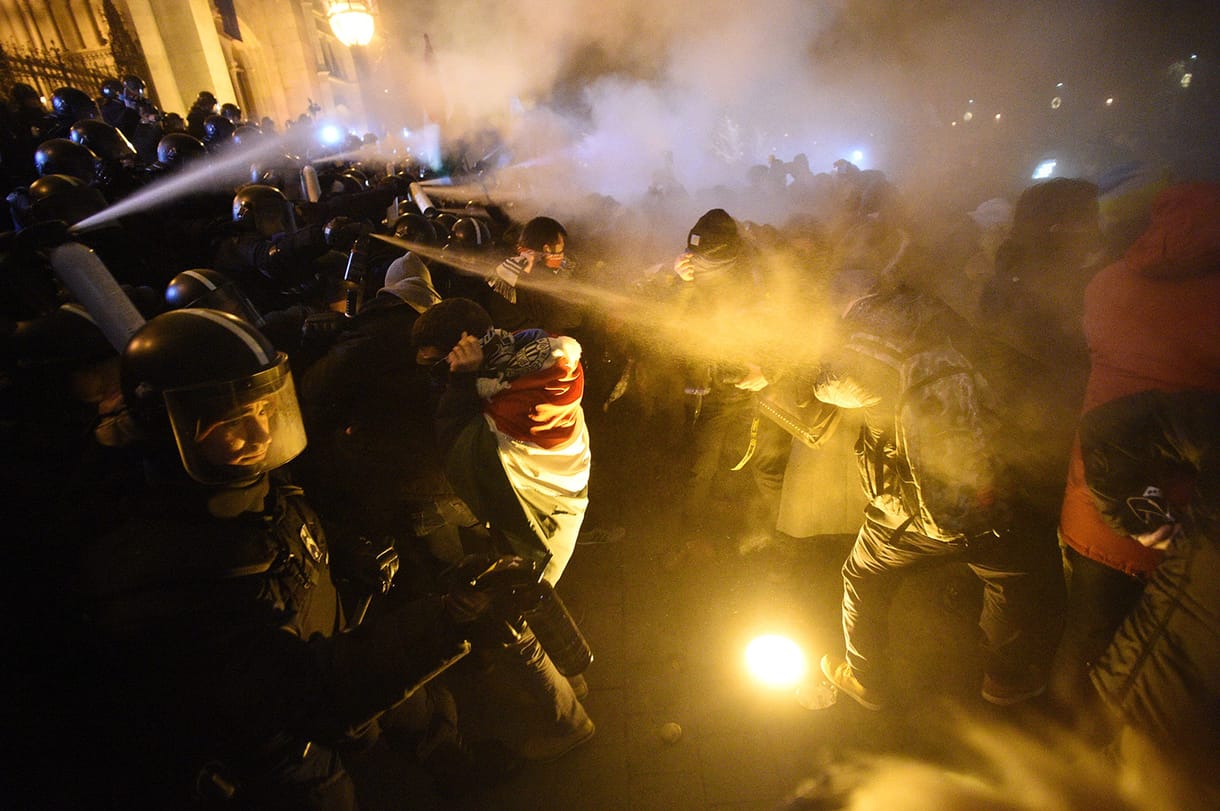 A Fidesz szerint bűnözői körök vesznek részt a tüntetéseken