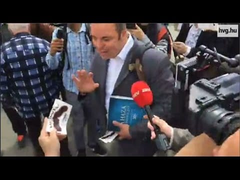 Fideszesek dobták fel az Együtt tüntetését, így indult be a sípkoncert – videó