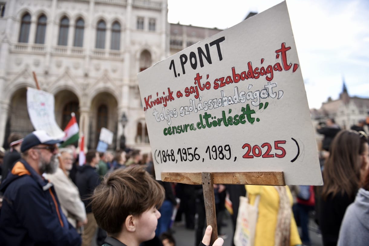 Ügyészek írhatták a megfélemlítési törvényt, így lett minden kiskaput bezáró büntetőeszköz belőle