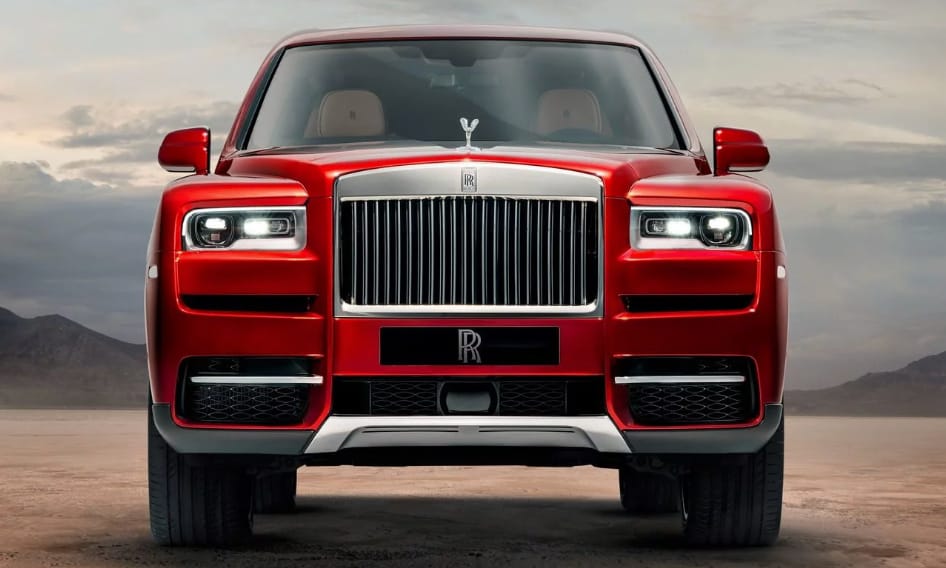 Eljött a nap, amikor a gigantikus Bentley Bentayga is szerényen összehúzta magát
