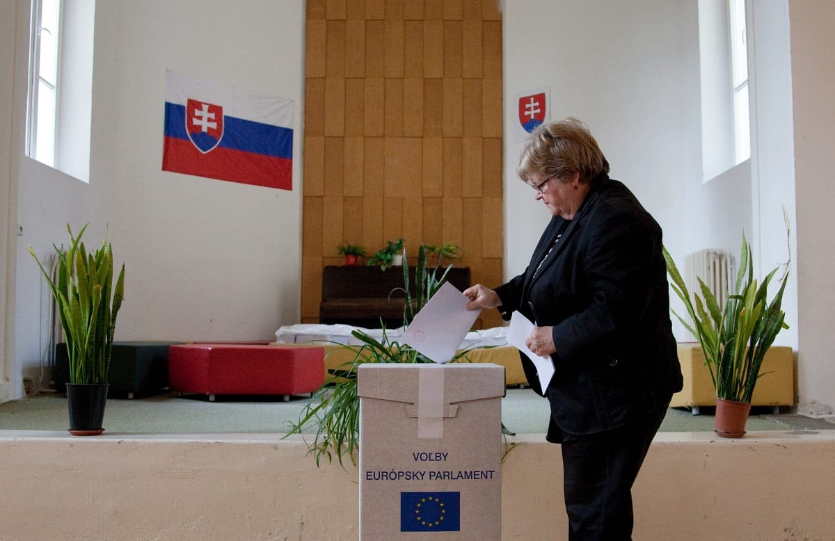 Érvénytelen a szlovák homofób népszavazás, Semjént elfelejtették értesíteni