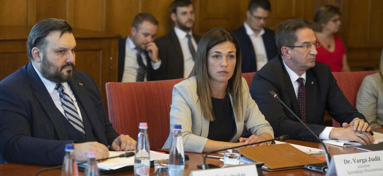 Gulyás: „Varga Judit Völner államtitkár urat csak kapta