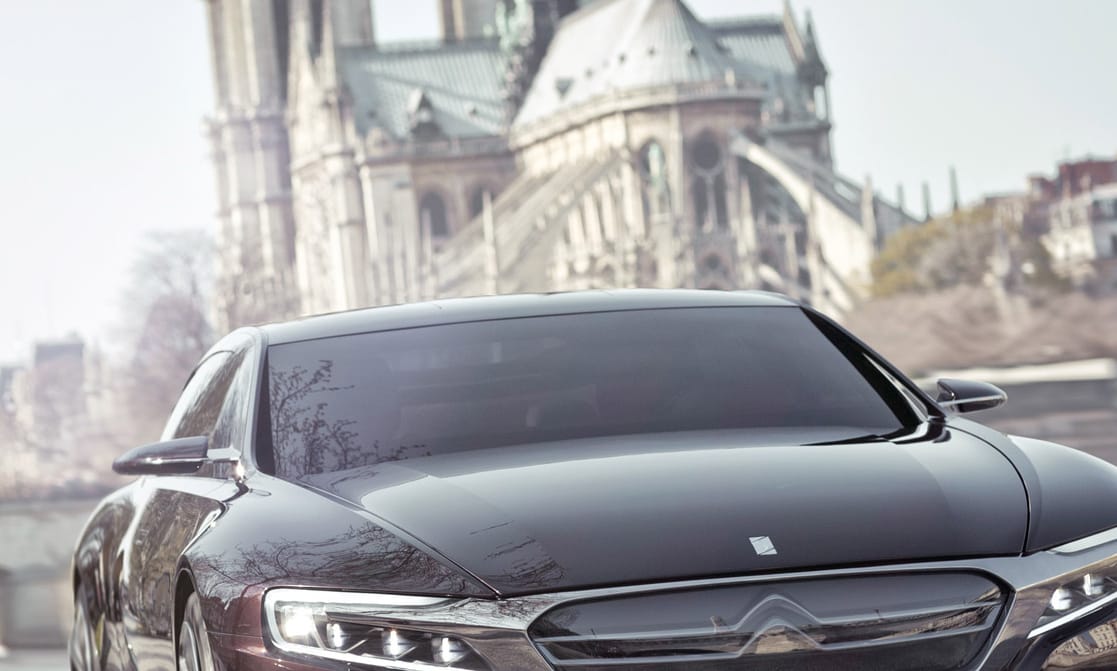 A Notre-Dame mellett fotózták a Citroën luxusautóját, amiből aztán nem lett semmi