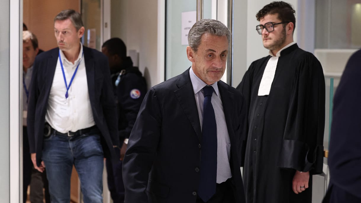 Hét év börtönt kér az ügyészség a volt francia elnökre