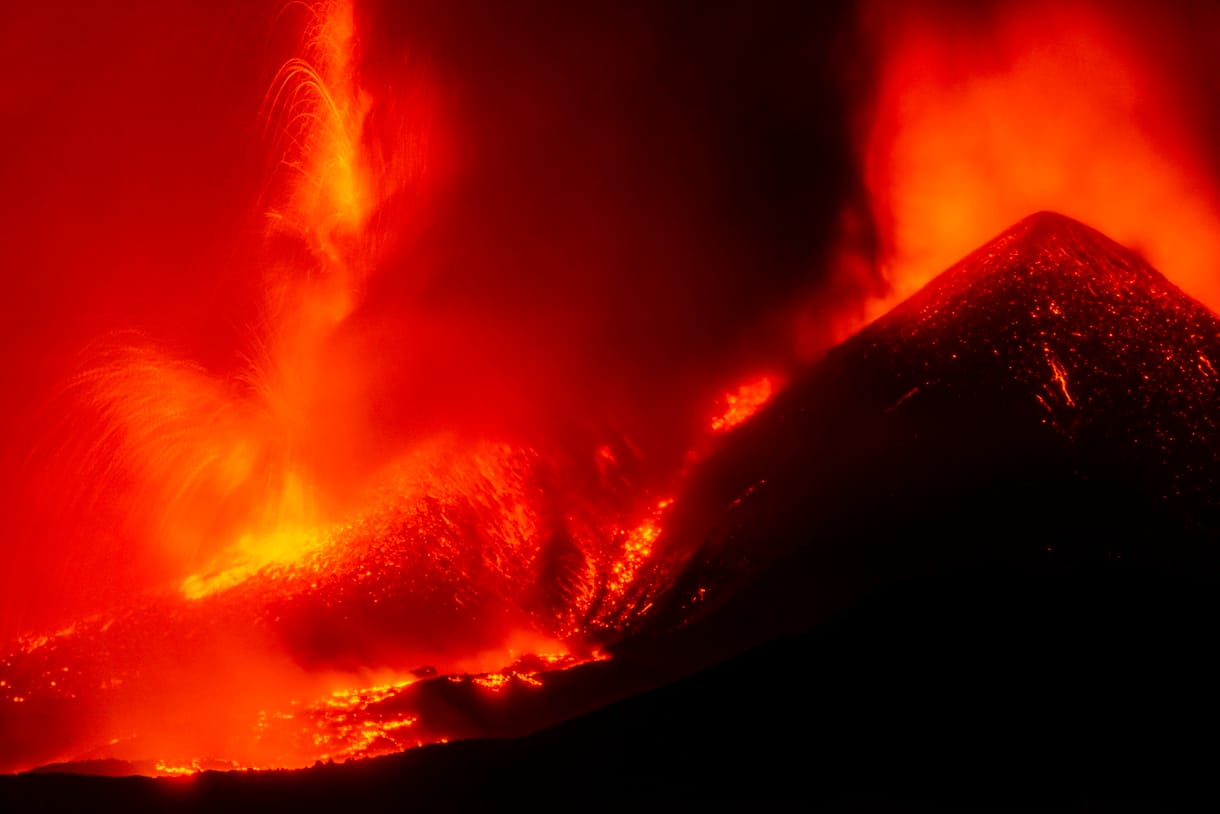 Kitört az Etna, lezárták Catania repülőterét – videó