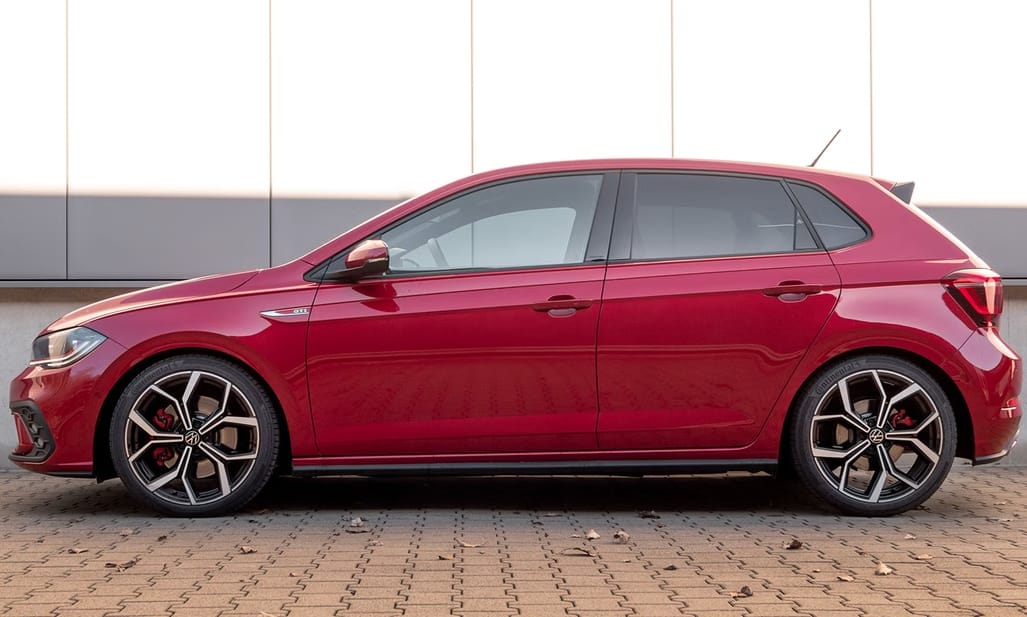 Finoman sportosabb változatban támad a kis méregzsák VW Polo GTI