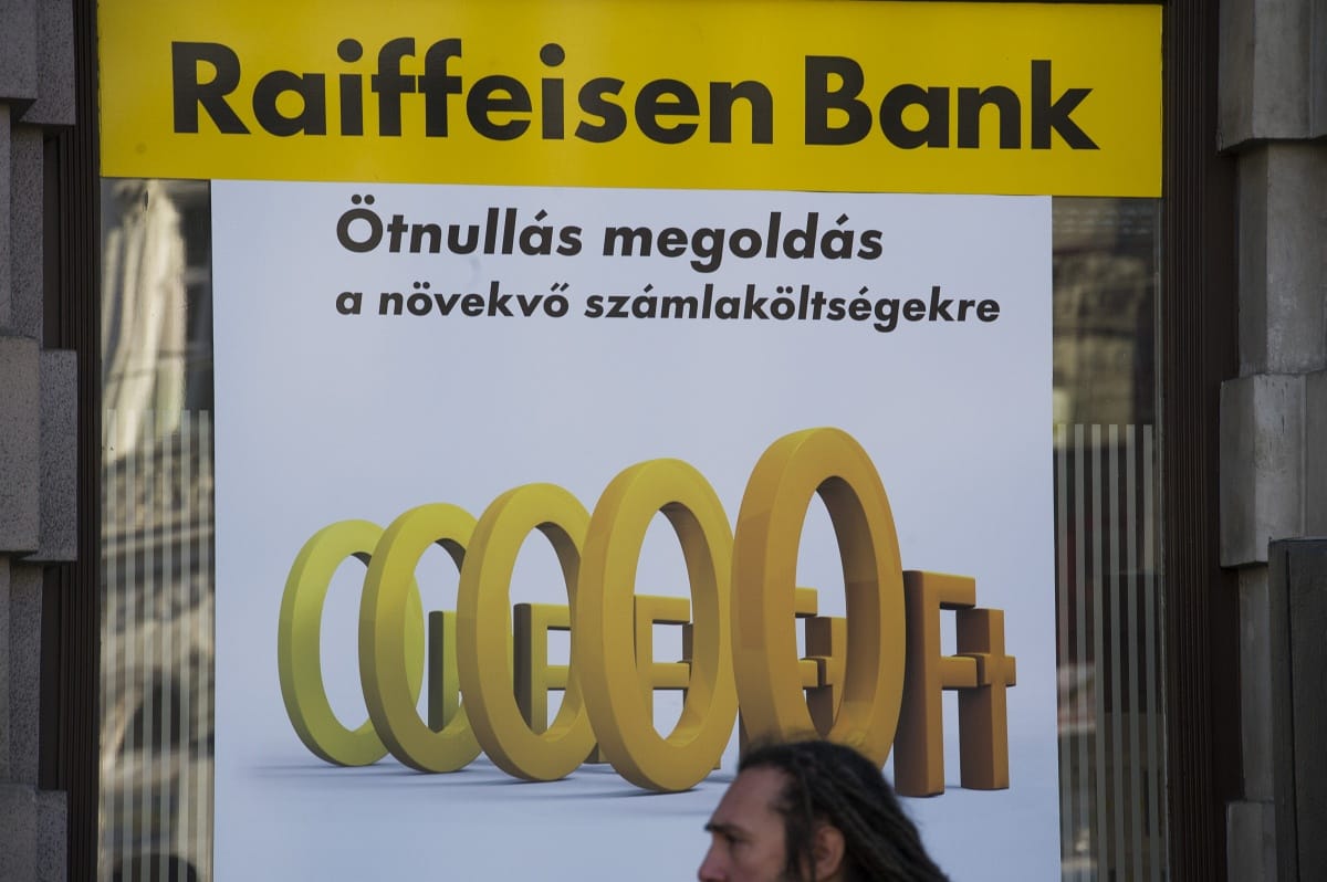 És akkor egy zacskó szotyiért adnák el a Raiffeisent