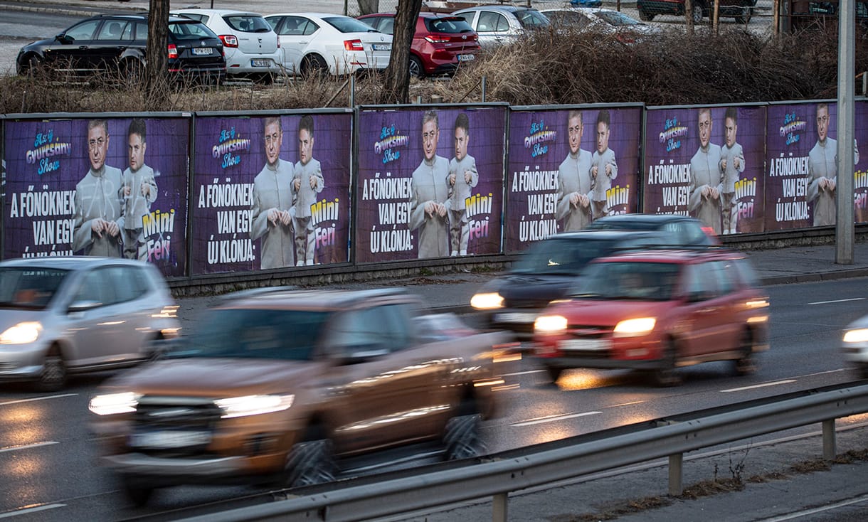 RTL: Nyolcszor annyit költöttek plakátokra a kormánypártok, mint az ellenzék