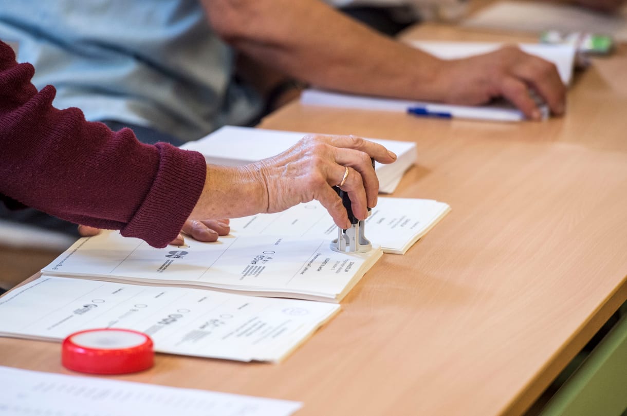 Kisorsolták a szavazólapi sorrendet, Karácsony lesz az utolsó