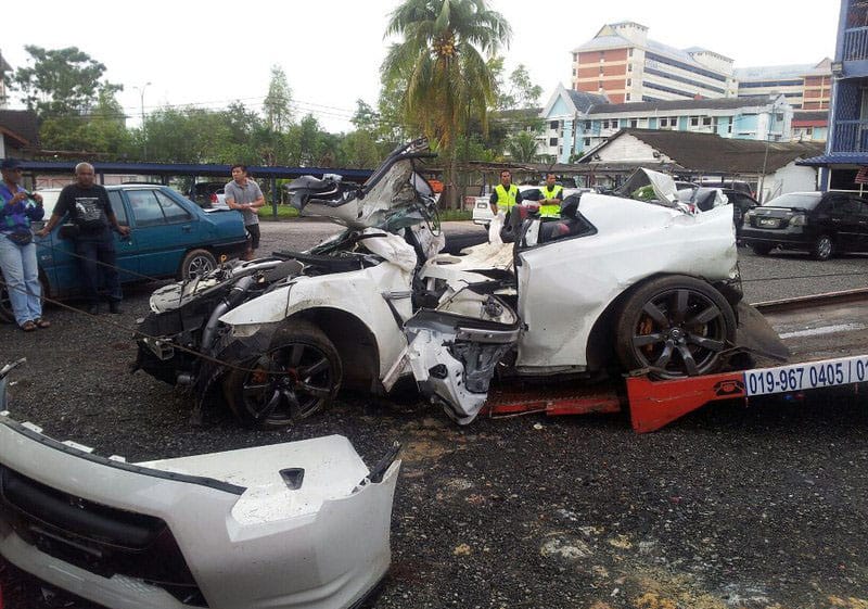 Nissan GT-R-ek tragédiája Malajziában, négy halott
