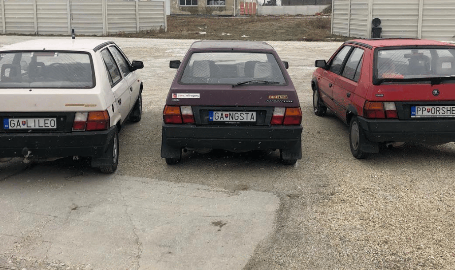 Egymás mellé parkolt a három legjobb szlovák rendszámos autó