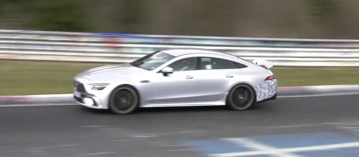 A Nürburgingen nyüstölte 800 lóerős, zöld rendszámos hibridjét a Mercedes
