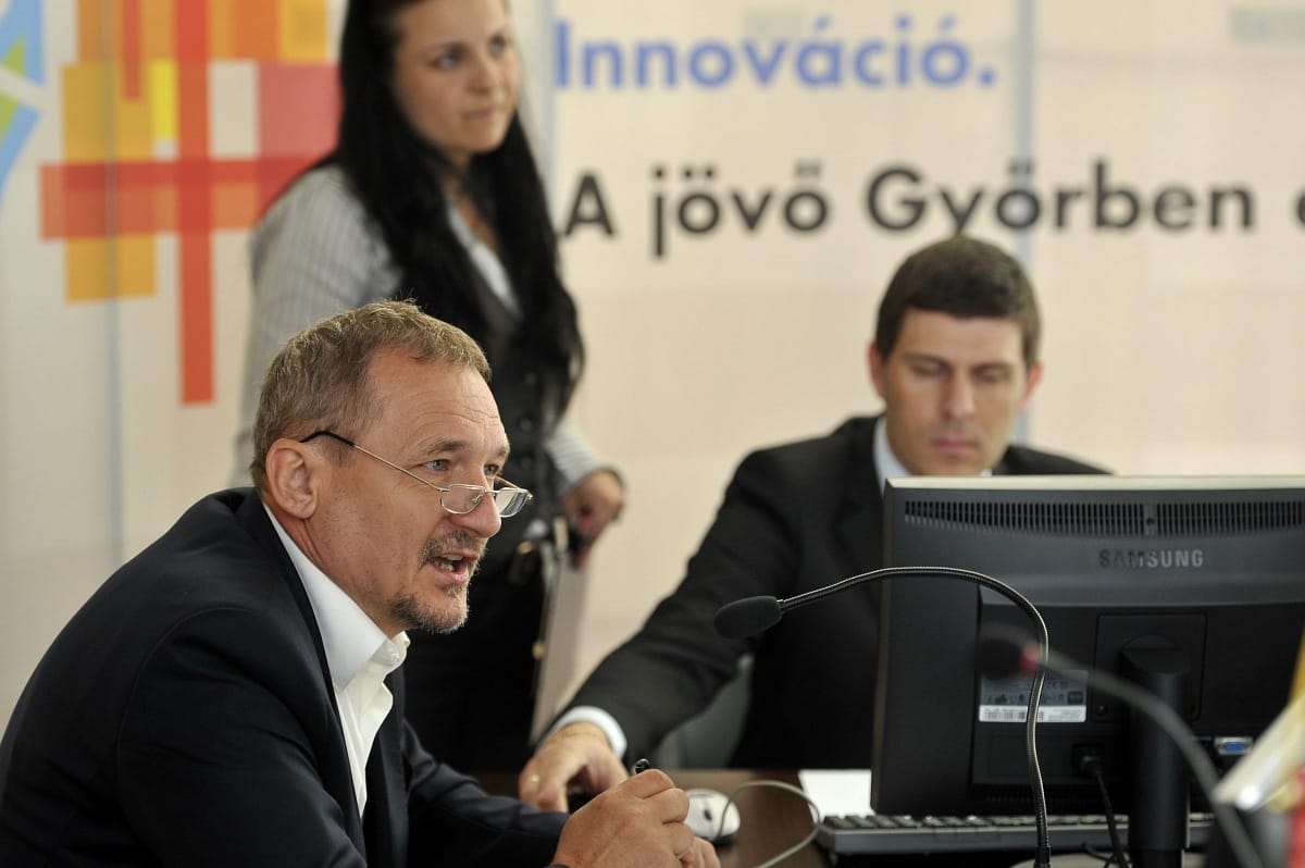 Statisztikai manipulációval vádolja Orbánékat az MSZP