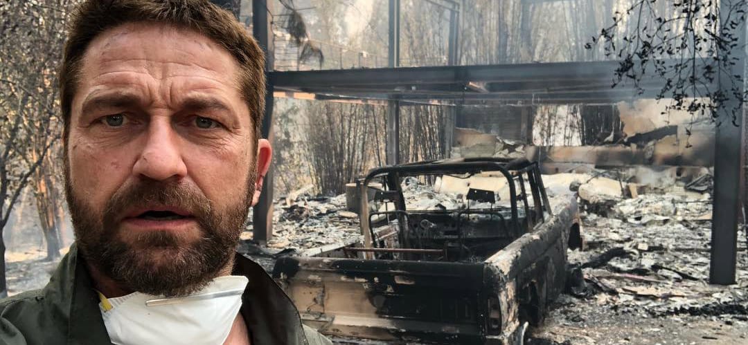 Porig égett háza előtt szelfizett Gerard Butler