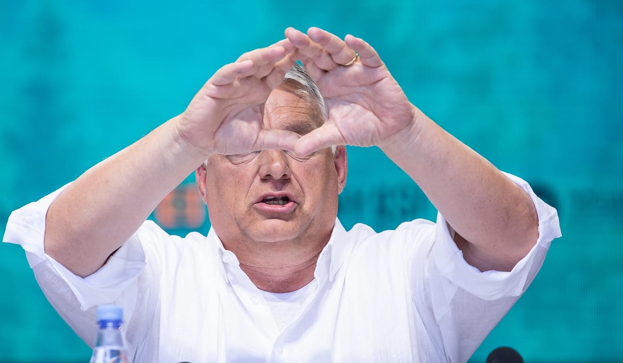 Lerobbant Orbán Viktorék motorcsónakja Visnél, egy horvát újságíró mentette ki a kormányfőt