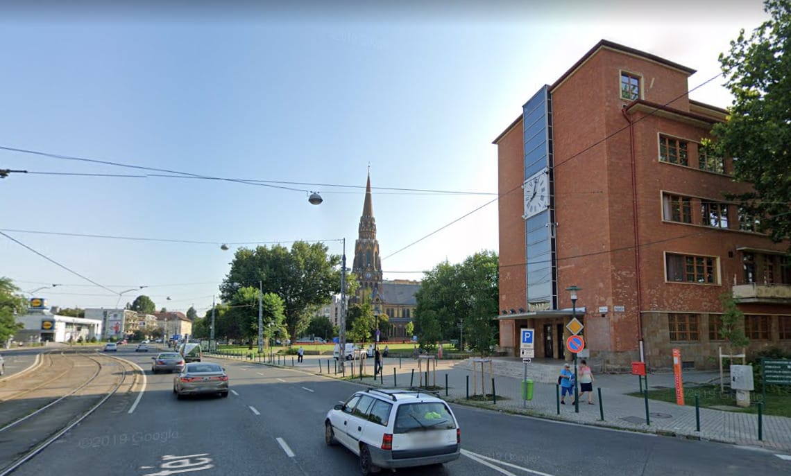 Főgyűjtőcsatorna épül a Béke téren, hogy ne álljon térdig a víz eső után