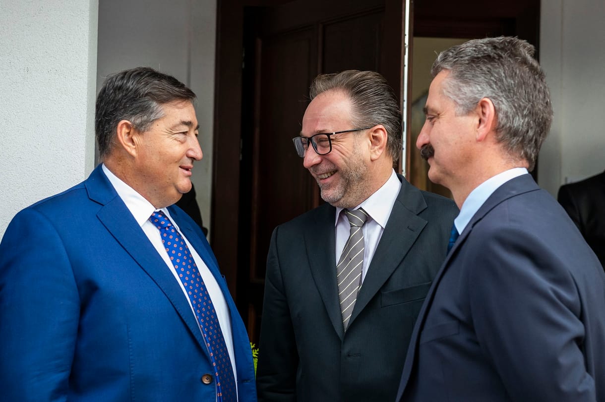 Képtárat avatott Mészáros Lőrinc