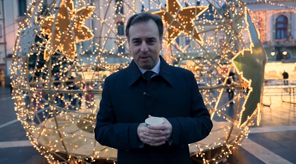 Kürtőskalács, forralt bor – új szavakkal gyarapodott David Pressman szókincse az egri vásárban