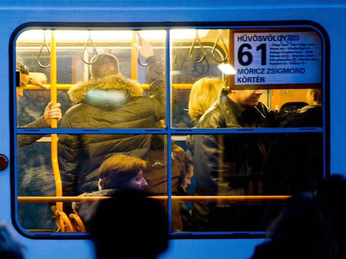 Két jó hírünk is van azok számára, akik a 61-es villamossal járnak