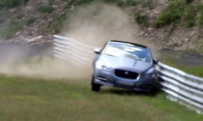 Néha a profik is odacsapják a Nürburgringen – videó