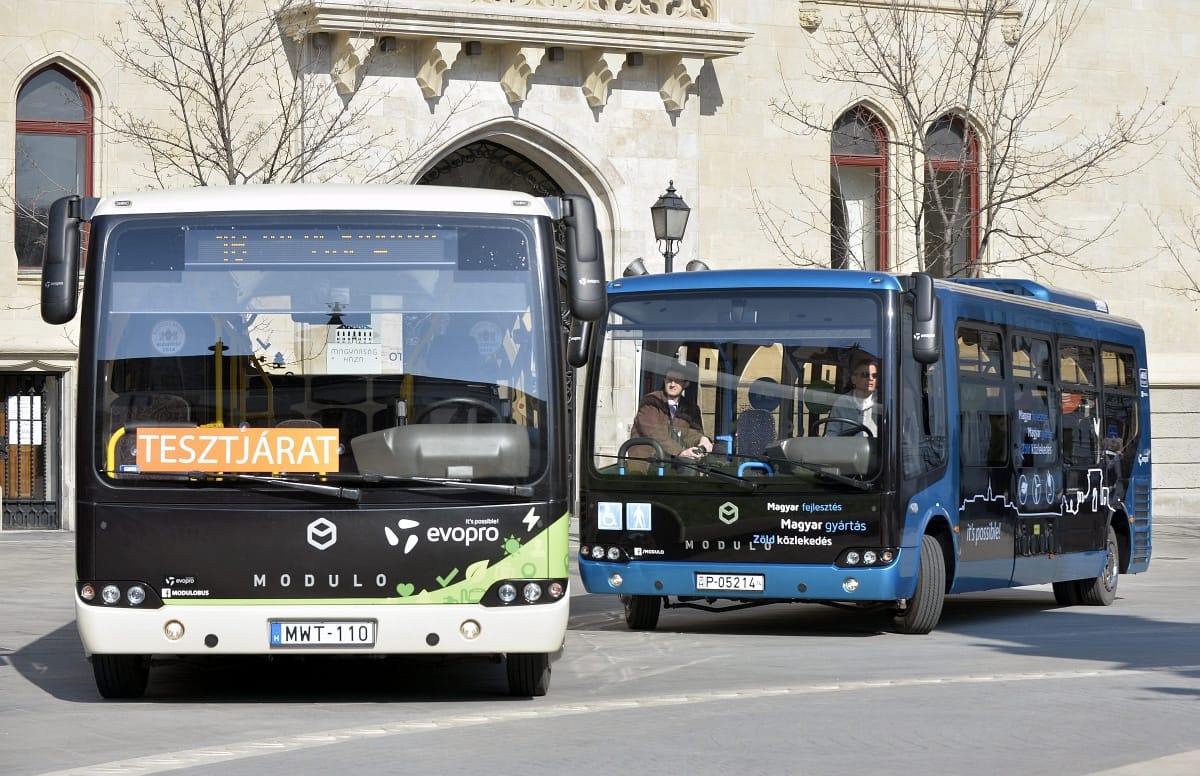 Ettől még kínosabb lehet a kiesett kerekű busz balesete 