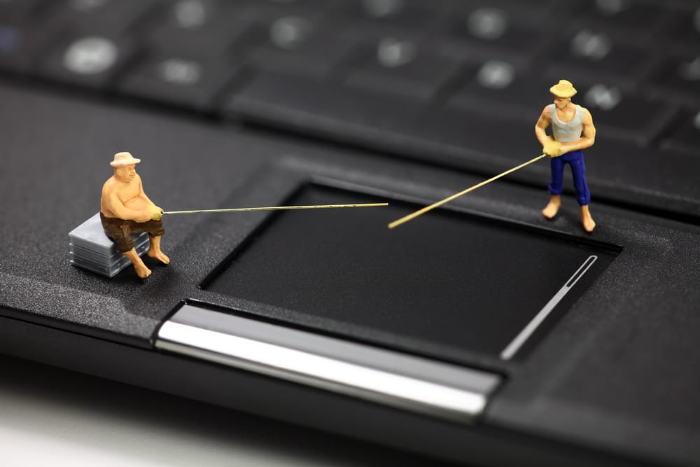 A csalók türelmesek – így lesz egyetlen e-mailből végül több milliárd forintnyi kár