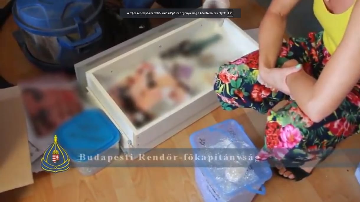 Félmillió forint értékben lopott kozmetikai termékeket két nő Budapesten