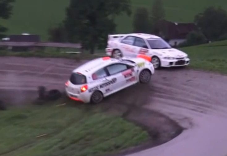 Ilyen, amikor Renault Clio csap szét egy Evo III-as Mitsubishit - videó