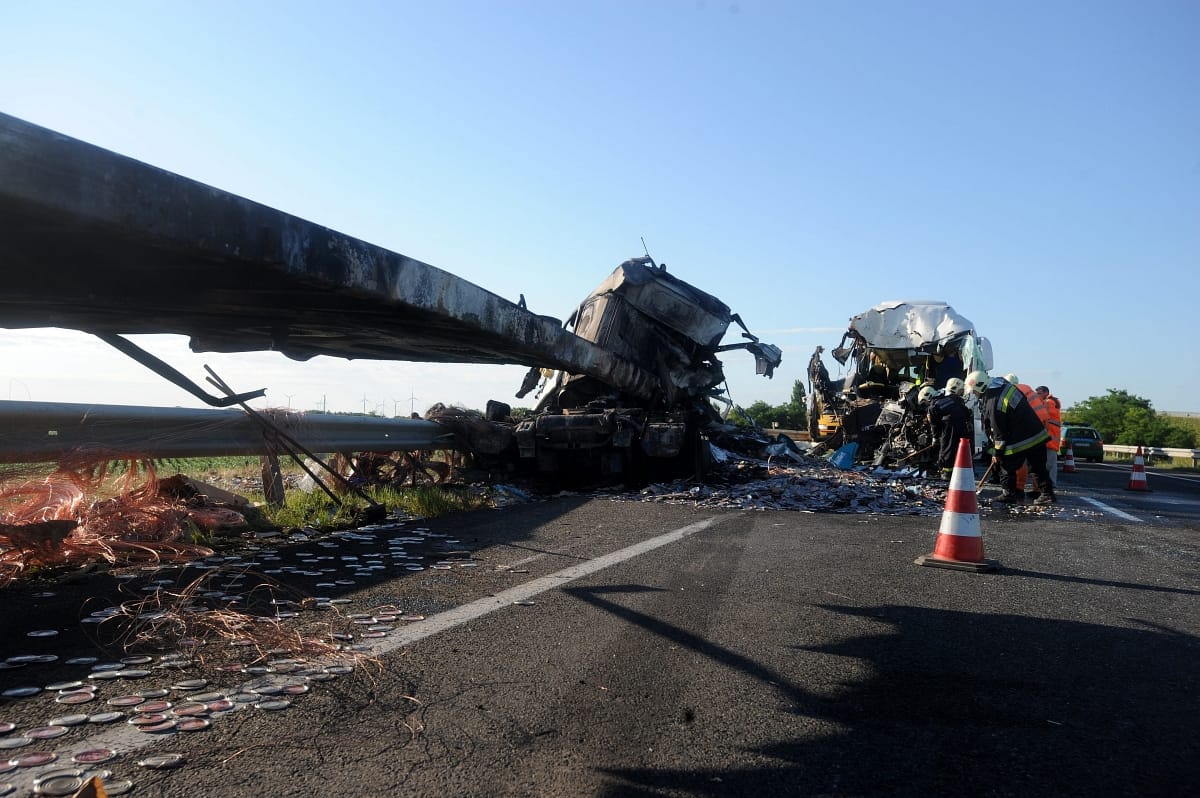 Buszt küldtek Csehországból a hegyeshalmi baleset sérültjeiért