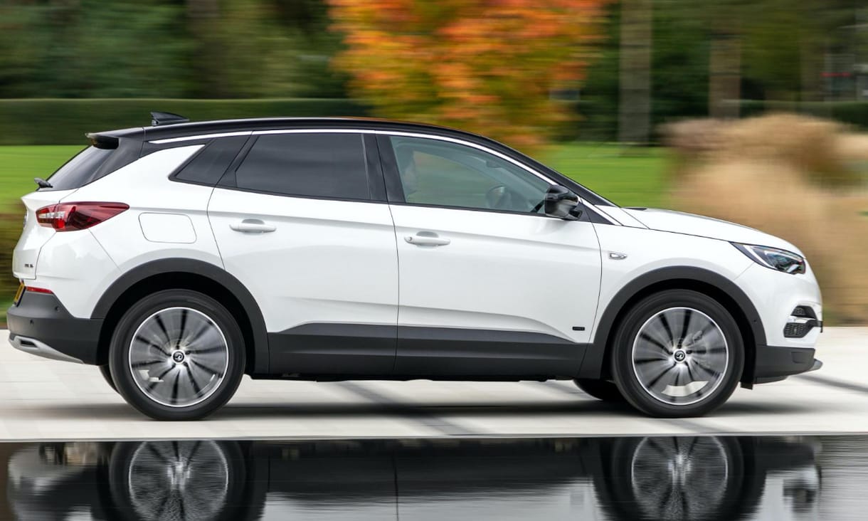 Újabb zöld rendszámos: itt a második hibrid Opel Grandland X