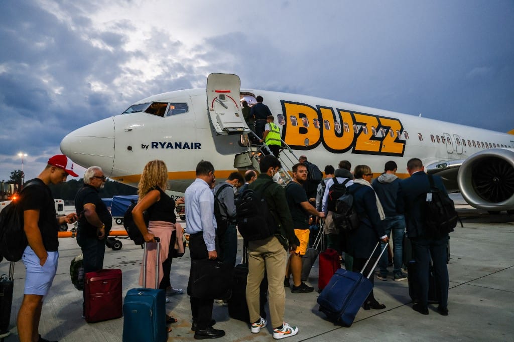 Ugyanarra a helyre szólt egy nő és egy kisfiú jegye a Budapest-Manchester járaton, sírás lett a vége