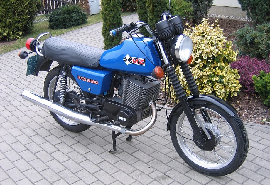 Haláltusáját vívja a legendás MZ motorgyár