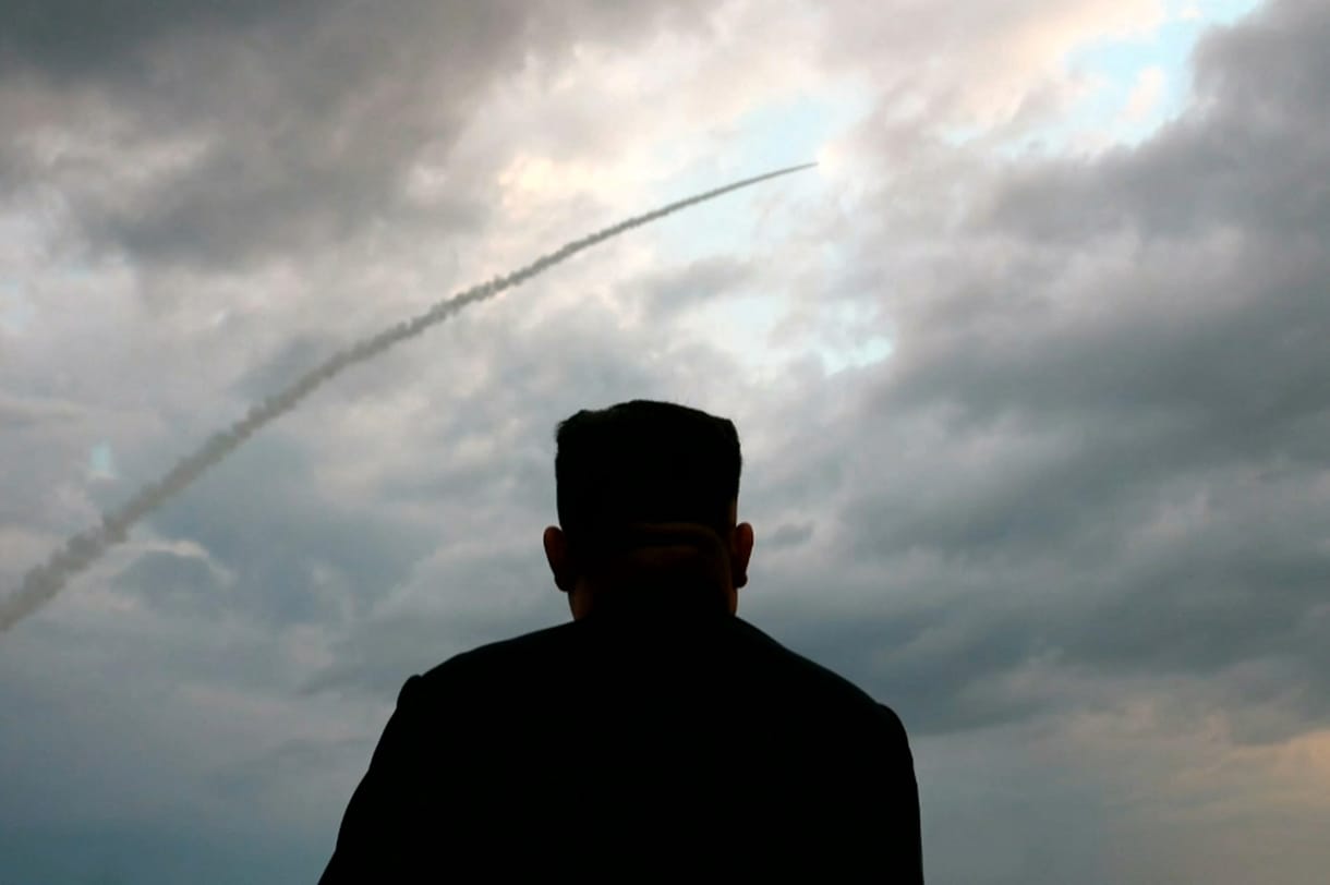 Tengeralattjáróról indítható rakétával kísérletezik Észak-Korea, egy töltet 590 kilométert repült