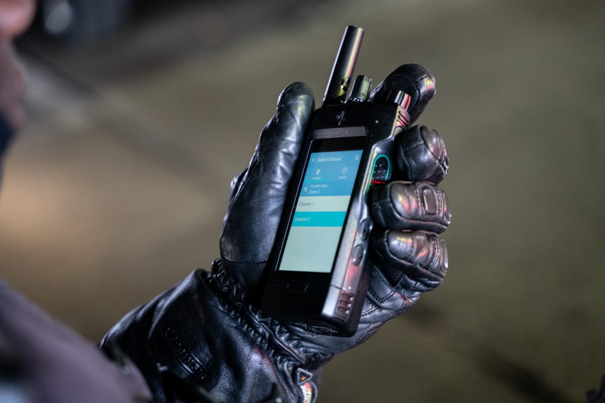 Visszahozta legendás walkie-talkie-ját a Motorola, de ez most sokkal okosabb lett