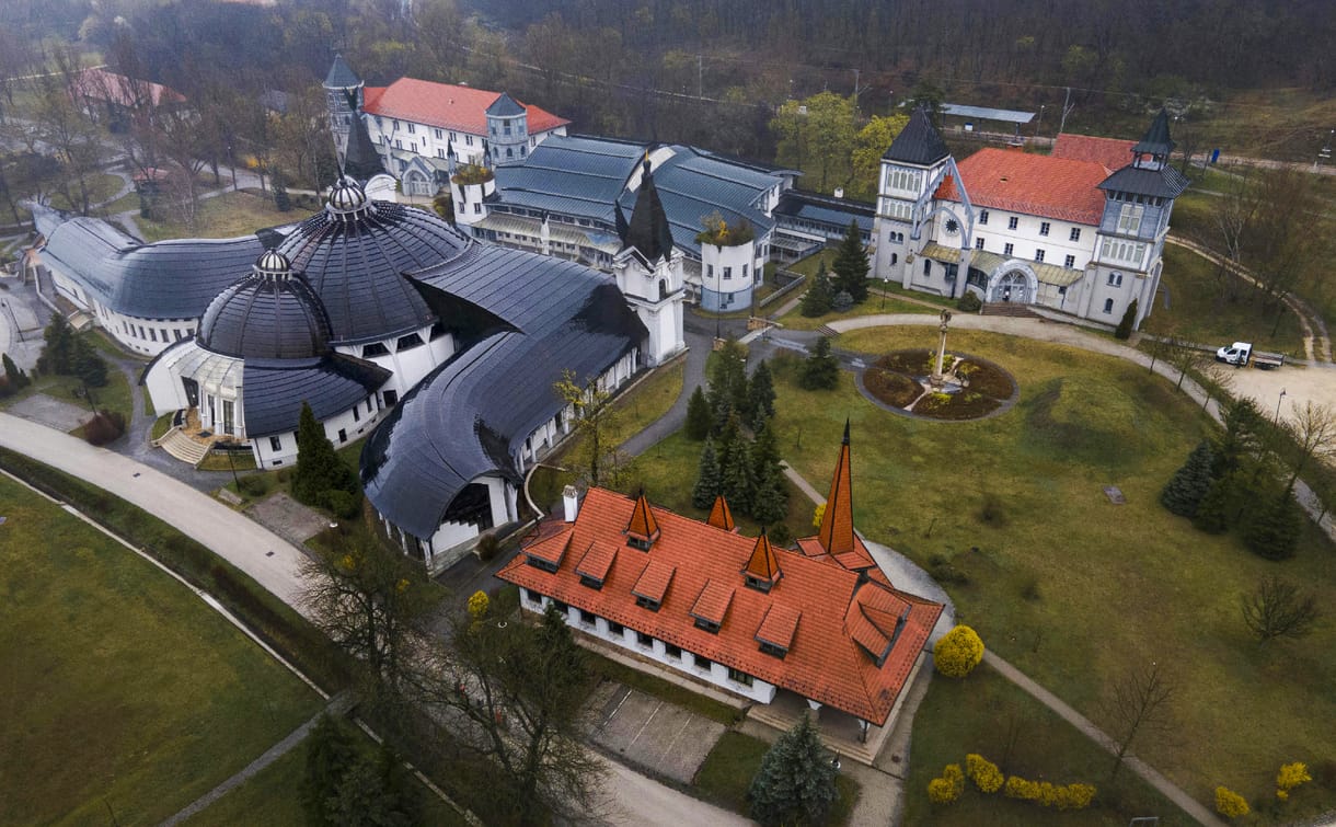 Százmilliók mentek el a pilisi campust kezelő alapítványnál bérköltségekre