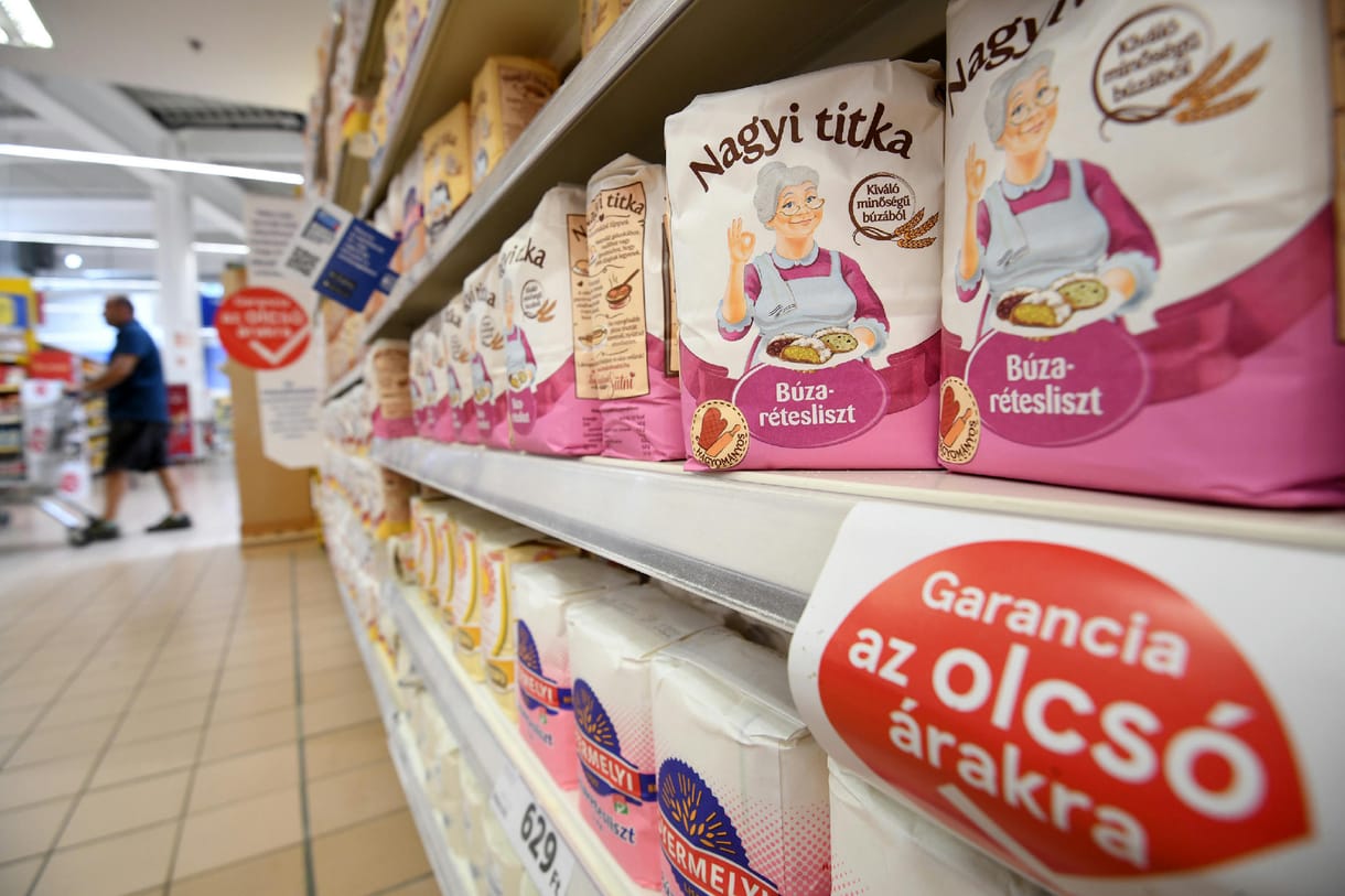 Elkezdtünk többet vásárolni a boltokban, de az első félévben így is óriási volt a visszaesés a kiskereskedelemben