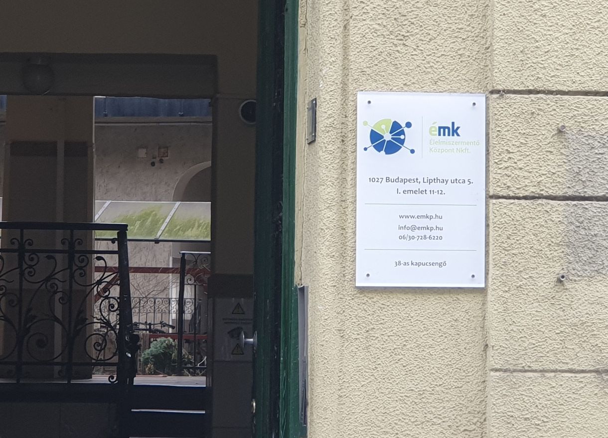 10 milliárd felett az állami élelmiszermentés költségei, érdemi eredmény nincs, de Tiborcznak már jutott falat