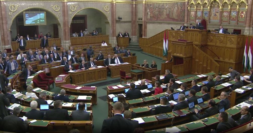 A Fidesz-KNDP-vel összefogott a Jobbik, eldőlt, hogyan adózunk 2016-ban