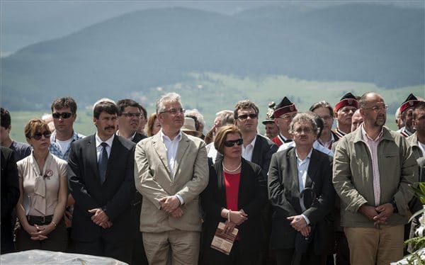 Így csinálja a kormány ugyanazt, mint amivel Sorost vádolja