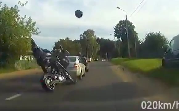 Ilyen az, ha motoros gázol el egy másik motorost – videó
