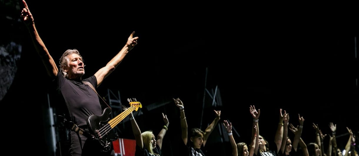 A világ populista vezetői Budapesten is megkapják a magukét a Pink Floyd gitárosától