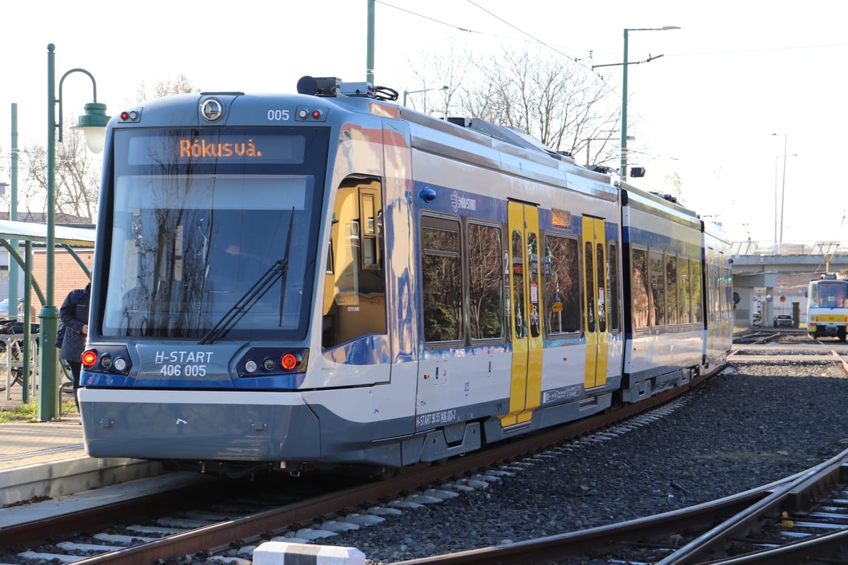 Itt a MÁV nagy újítása 2025-re: feltalálták a sárga villamost