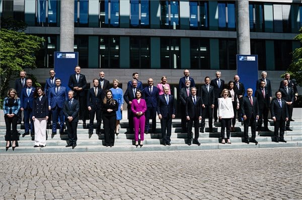 Szijjártó Péter a NATO-bővítésről: Támogatjuk, de...