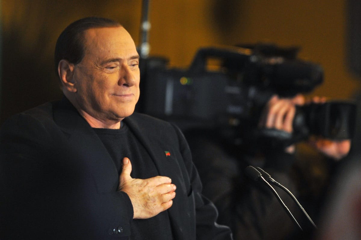 Rejtett kamerával filmezték az idősek otthonában Berlusconit - videó