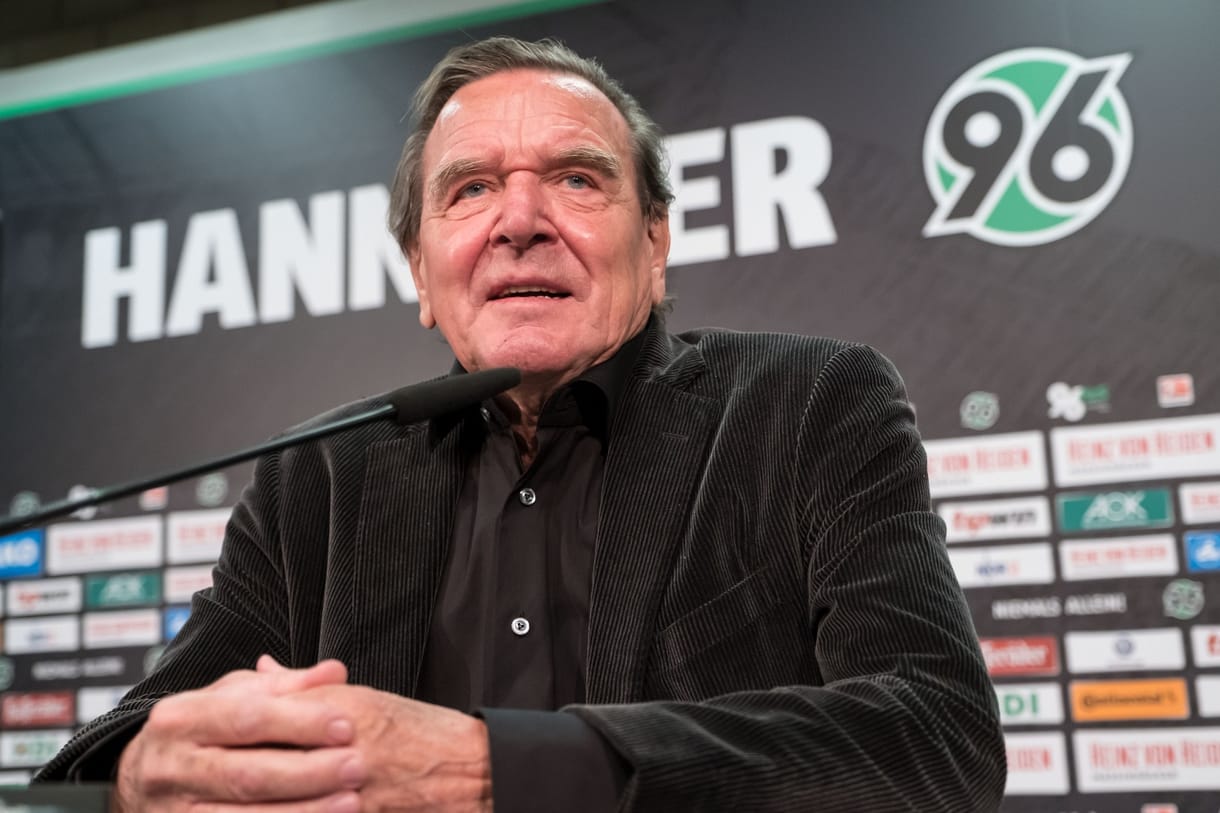 Gerhard Schröder Moszkvában találkozik Putyinnal