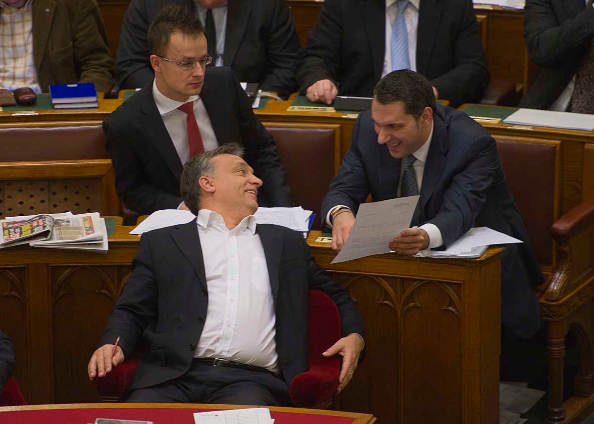 Ezer aláírással lehet egyház elismerését kezdeményezni Lázár új javaslata szerint