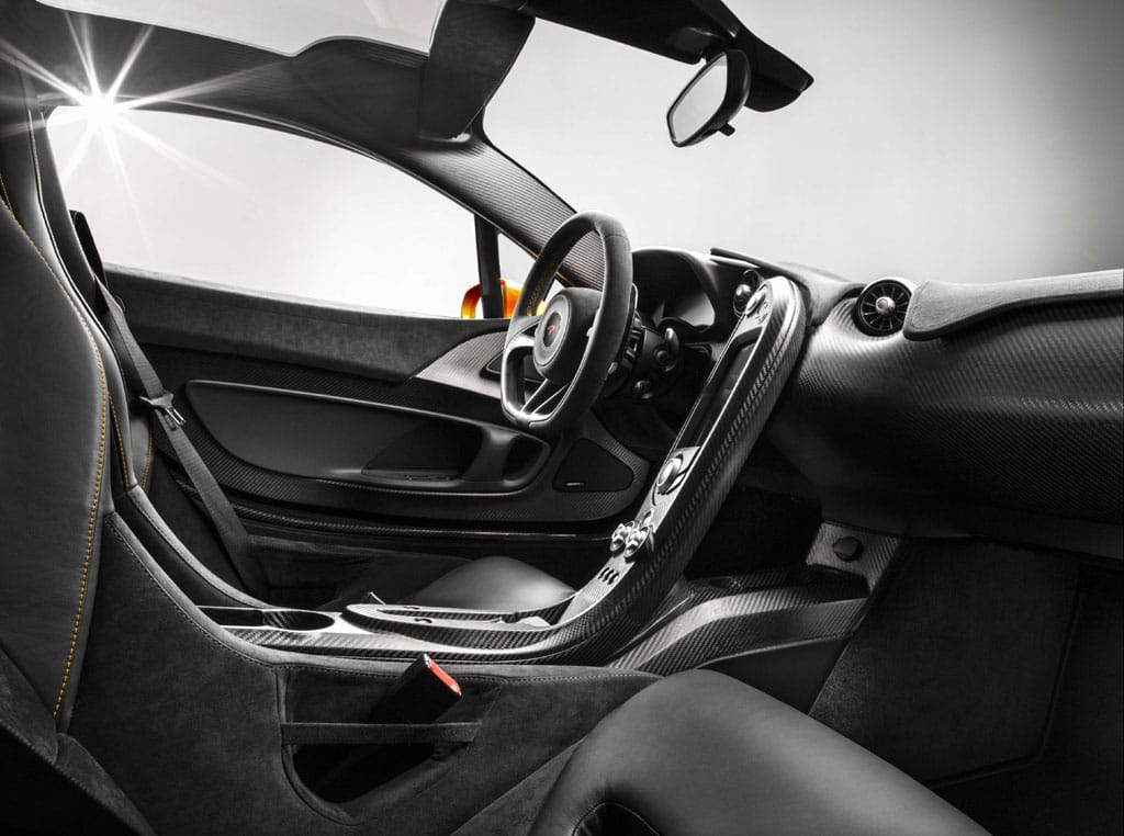Vadászgép-fíling: ilyen az új McLaren P1 belseje - fotók