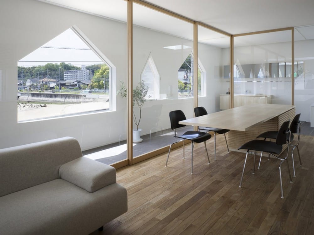Izgalmas japán tengerparti ház - minimalista luxus bunker