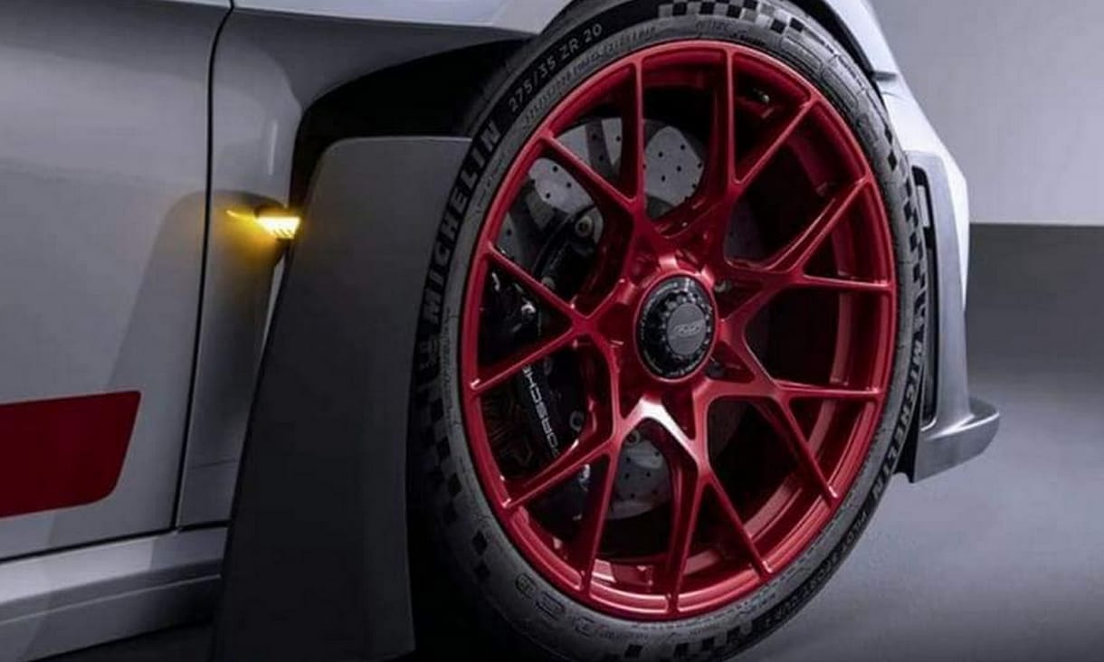 Idő előtt kiszivárgott: íme a legsportosabb új Porsche 911